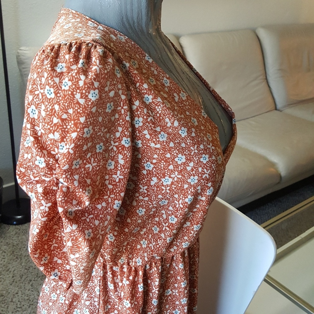 Rust Colored Rouched Lightweight Dress Keyhole - Picture 4 of 7